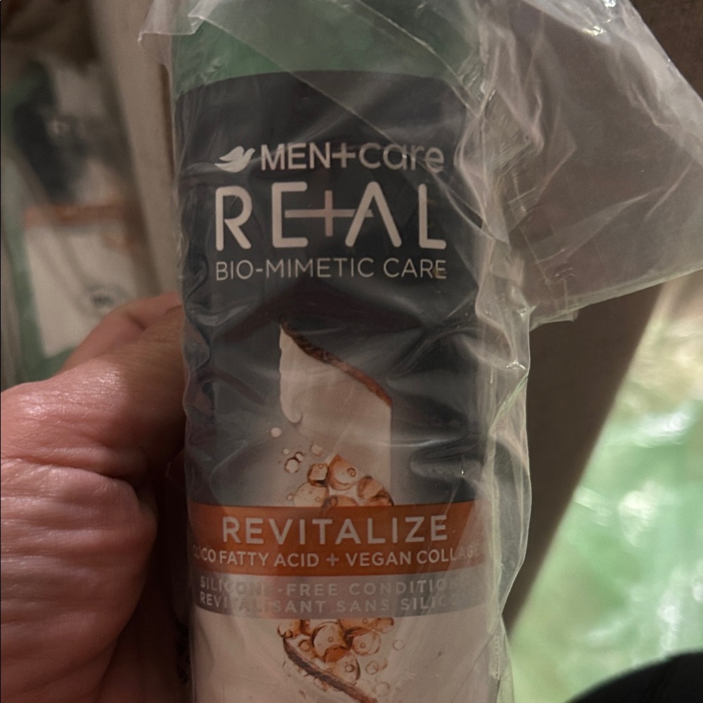 Revitalize Conditioner - Green and White